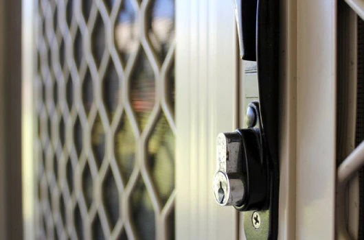 Diamond grille sliding door